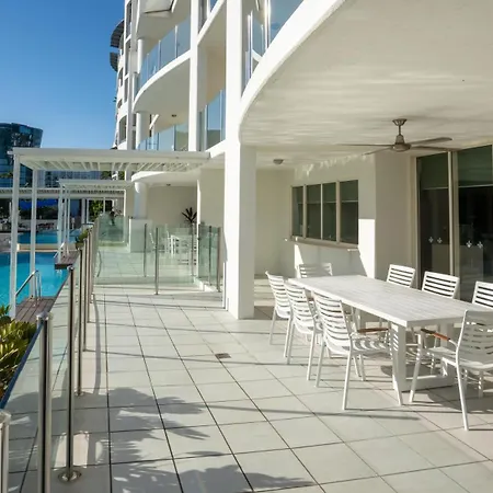 Waters Edge Apartment Cairns-2