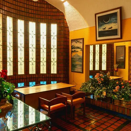 Hotel Savoy Inn-3