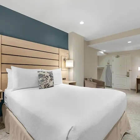 Best Western Plus Baker Street Inn&Convention Center-2