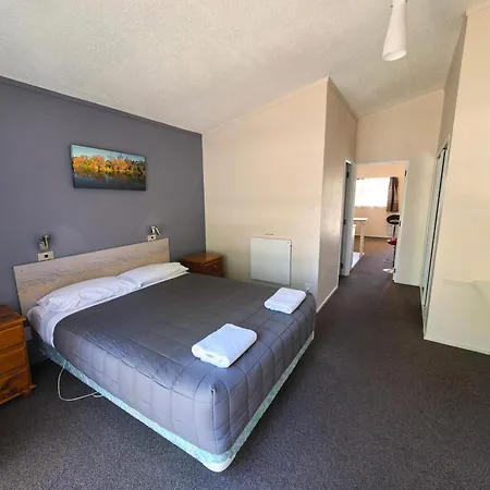 Judges Pool Motel Turangi-3