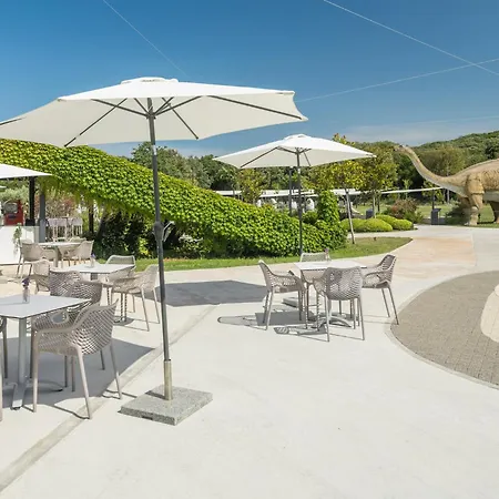 Camping Homes Mon Perin-2