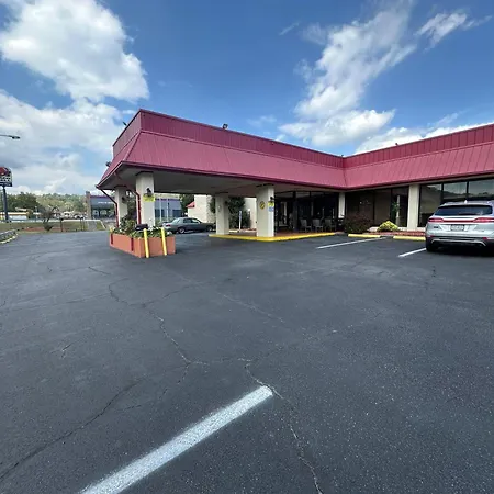 Hotel Red Rose By Townhouse Covington I-64-3