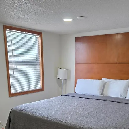 Shelton Inn-3