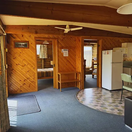 Lazy Acre Log Cabins-3