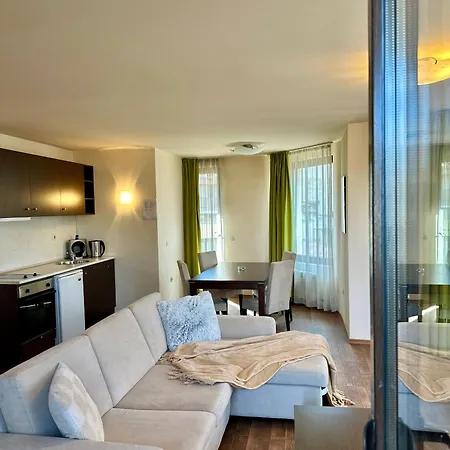House Laudis-2
