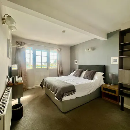 Riverside Cottage B&B-2