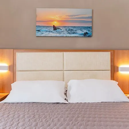 Amadei Hotel Figaro & Apartments-2