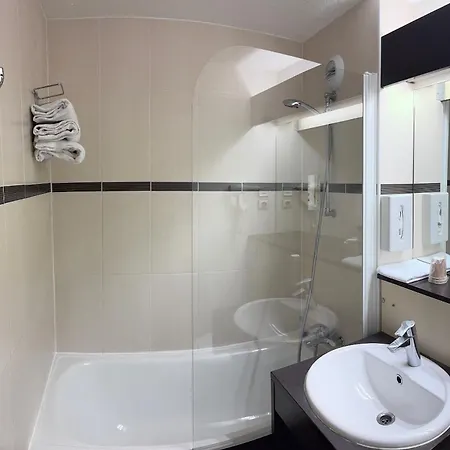 Comfort Hotel Orleans Saran-2