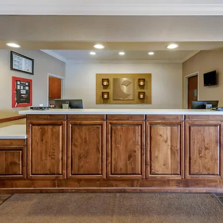 Comfort Suites Near Six Flags Magic Mountain-3