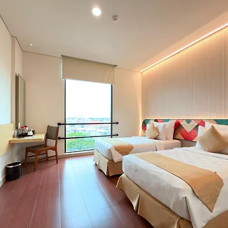 Hotel 88 Embong Malang Tunjungan Surabaya By Wh - Breakfast With The Best View On The Highest Floor And Strategic Location In The City Center-2