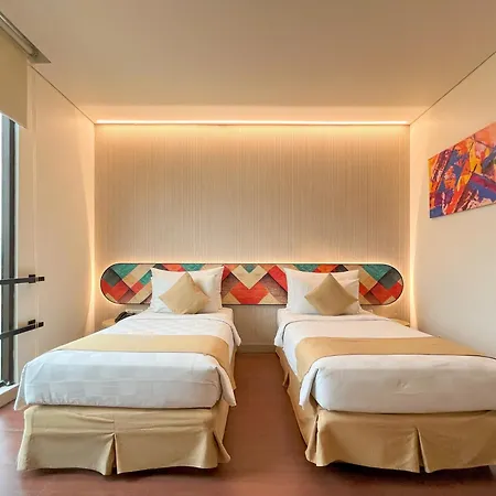 Hotel 88 Embong Malang Tunjungan Surabaya By Wh - Breakfast With The Best View On The Highest Floor And Strategic Location In The City Center-3