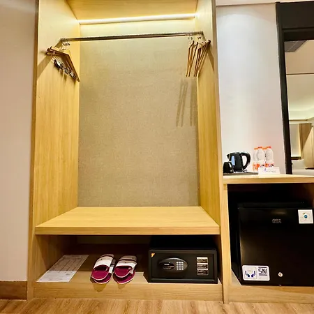 Orchardz Hotel Industri Jakarta Kemayoran-2