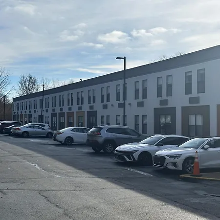 Red Roof Inn & Suites Middleborough-3