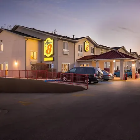 Super 8 By Wyndham Bloomington University Area-2