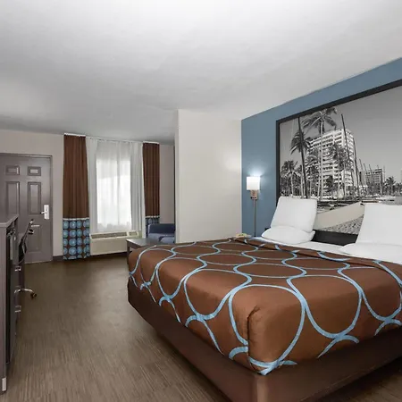 Super 8 Motel By Wyndham Near Fort Lauderdale Arpt-3