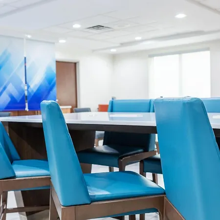 Holiday Inn Express Hotel & Suites Memphis/Germantown By Ihg-3