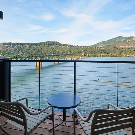 Best Western Plus Hood River Inn-3