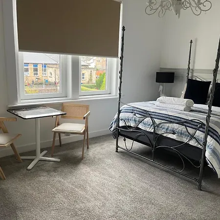Giffnock Rooms-2
