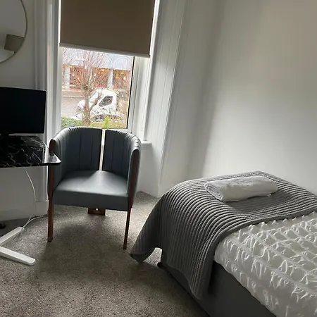 Giffnock Rooms-3