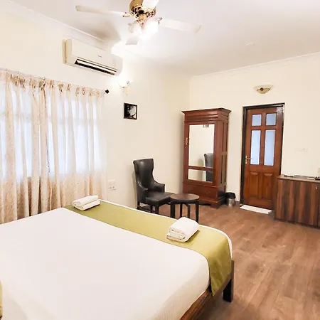 Stone Wood Riverfront Resort, Siolim-3