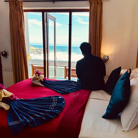 Hotel Sea View Palace - The Beach Hotel-2