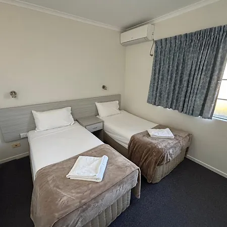 Shakespeare Motel-3