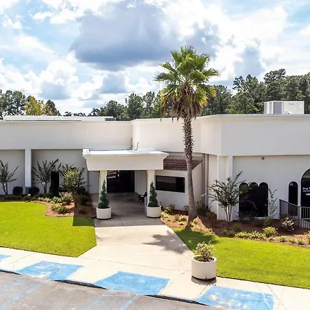 Cottonwood Suites Savannah Hotel & Conference Center-2