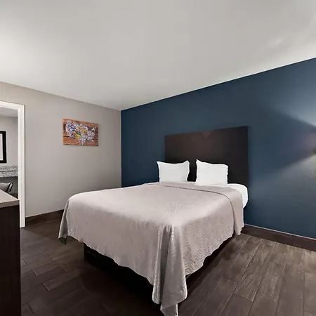 Econo Lodge Inn & Suites Laredo - Nuevo Laredo-3