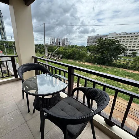 Jomtien Beach Penthouses-3