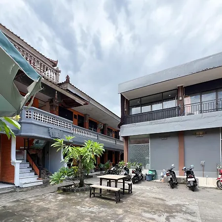 Reddoorz At Mahendra Beach Inn Kuta-3