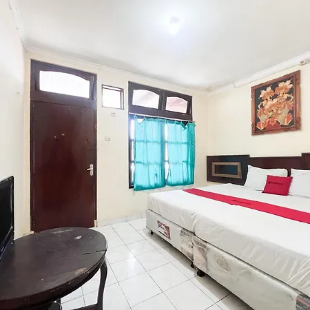 Reddoorz At Mahendra Beach Inn Kuta-2