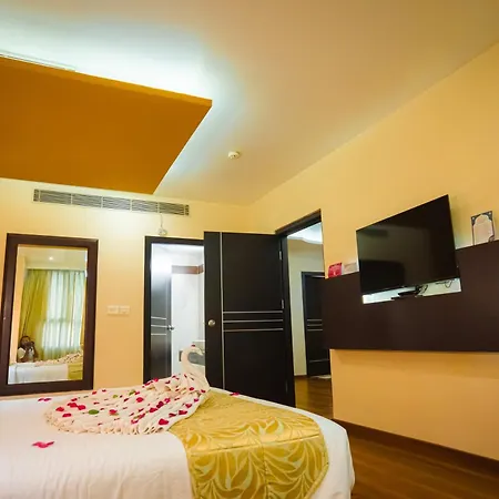 Poppys Hotel Madurai-2