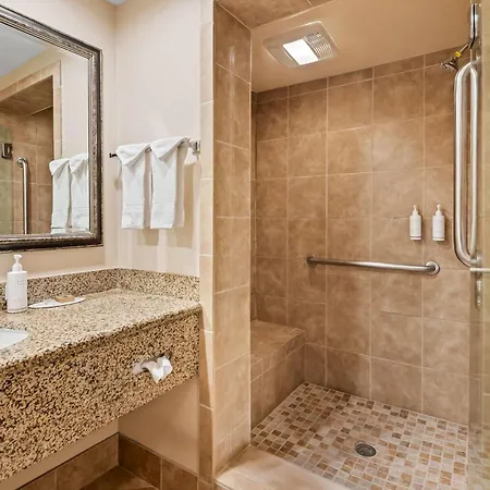Howard Johnson By Wyndham Pasadena-3
