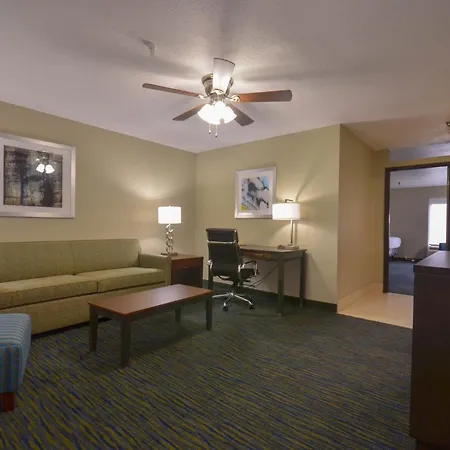 Holiday Inn Express & Suites Fayetteville University Of Arkansas Area By Ihg-3