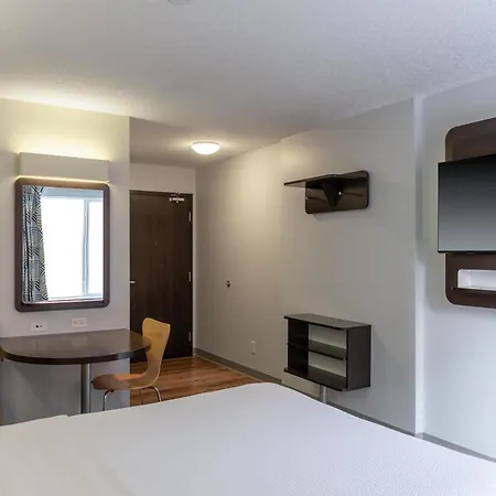 Motel 6 Airdrie-2