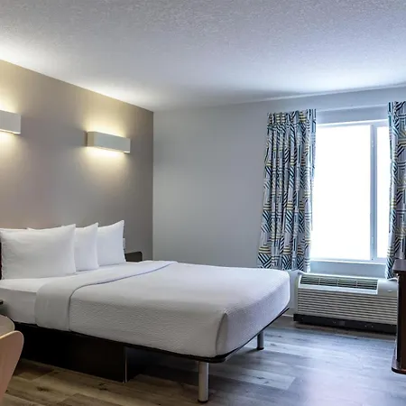 Motel 6 Airdrie-3