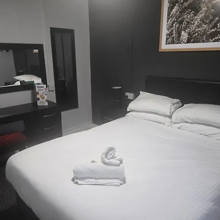 Peek-A-Booze - Budget Hotel - Adults Only-2