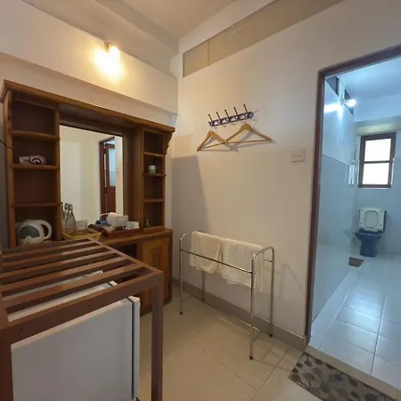 Hilltop Guest House-2