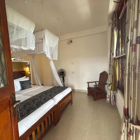 Hilltop Guest House-3
