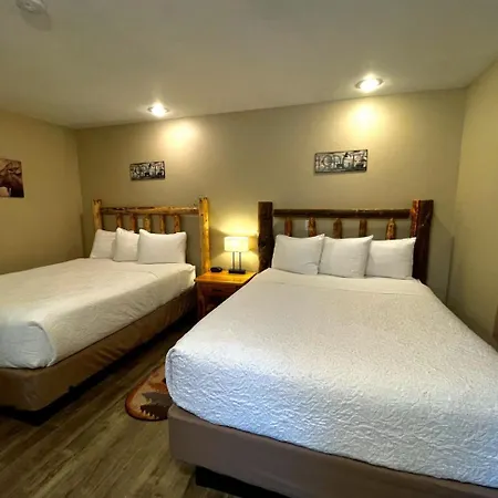 Riverfront Motel & Cabins-3