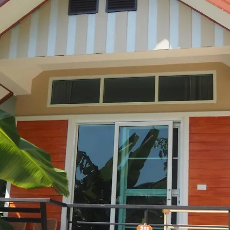 Mookies Bungalows-2