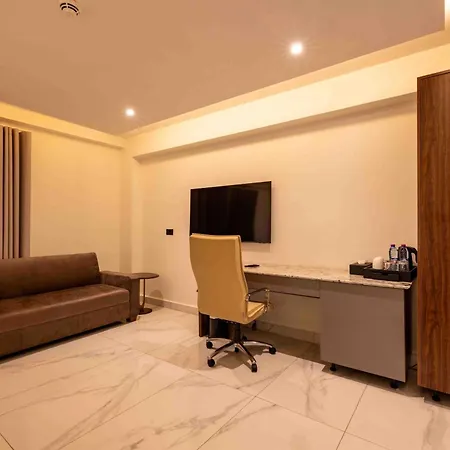 Palms By Eagles Airport City-3