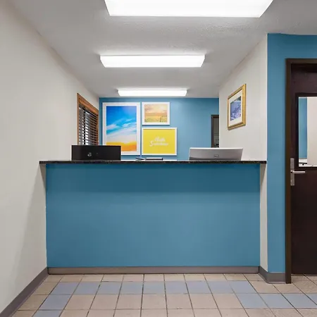 Days Inn By Wyndham Austin-2