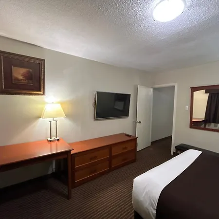 Travelodge By Wyndham Valleyview Ab-2