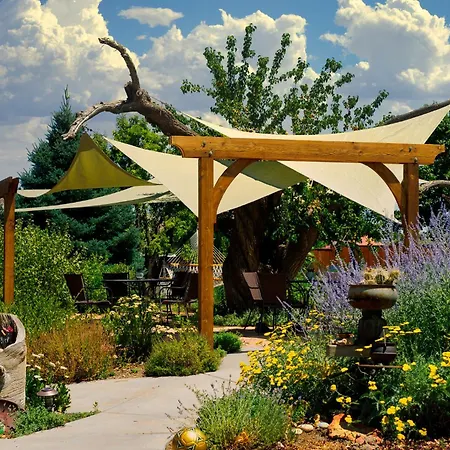 The Loubird Inn-2