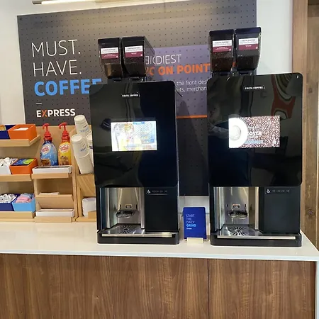 Holiday Inn Express Hotel & Suites Bismarck By Ihg-3