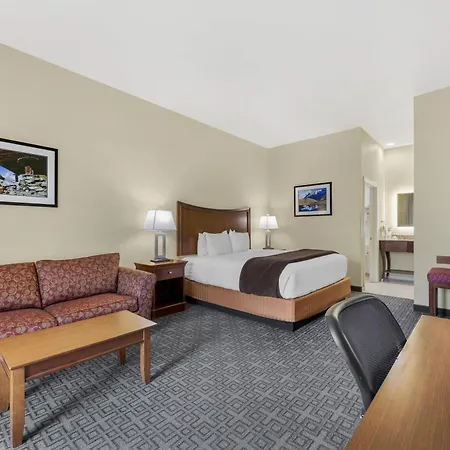 Best Western Plus Swiss Chalet Hotel & Suites-2