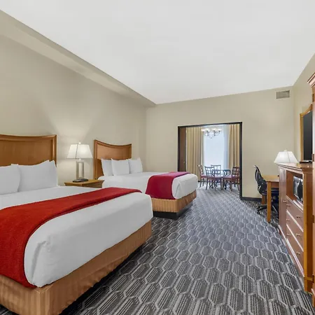 Best Western Plus Swiss Chalet Hotel & Suites-3