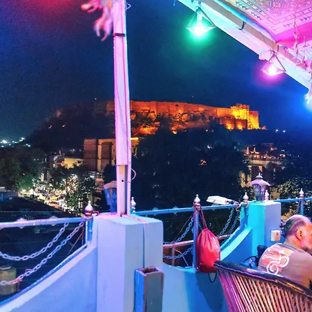 Dylan Cafe And Guest House-2