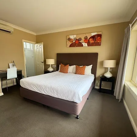 Sundowner Motel Hotel-2